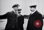 Standbild Brüder Wright Pioniere der Luftfahrt Europa, 1938, aus Sekunde 42 historischem Filmmaterial Videoclip 65675036830