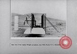 Standbild Wright Brothers'-Ebene Detroit Michigan USA, 1951, aus Sekunde 15 historischem Filmmaterial Videoclip 65675036838