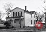 Standbild Wright Bruders Haus Greenfield Village, 1951, aus Sekunde 12 historischem Filmmaterial Videoclip 65675036840