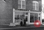 Image Wright Brother's cycle company Dayton Ohio USA, 1951, de la seconde 22 séquences d'archives historiques vidéo 65675036841