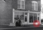 Image Wright Brother's cycle company Dayton Ohio USA, 1951, de la seconde 25 séquences d'archives historiques vidéo 65675036841