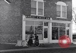 Image Wright Brother's cycle company Dayton Ohio USA, 1951, de la seconde 34 séquences d'archives historiques vidéo 65675036841