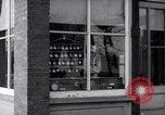 Standbild Magill Schmuck shop Detroit Michigan USA, 1951, aus Sekunde 44 historischem Filmmaterial Videoclip 65675036843