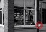 Standbild Magill Schmuck shop Detroit Michigan USA, 1951, aus Sekunde 45 historischem Filmmaterial Videoclip 65675036843