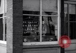 Standbild Magill Schmuck shop Detroit Michigan USA, 1951, aus Sekunde 46 historischem Filmmaterial Videoclip 65675036843