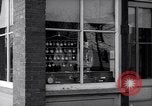 Standbild Magill Schmuck shop Detroit Michigan USA, 1951, aus Sekunde 47 historischem Filmmaterial Videoclip 65675036843