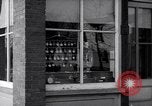 Standbild Magill Schmuck shop Detroit Michigan USA, 1951, aus Sekunde 49 historischem Filmmaterial Videoclip 65675036843