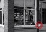 Standbild Magill Schmuck shop Detroit Michigan USA, 1951, aus Sekunde 55 historischem Filmmaterial Videoclip 65675036843