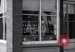 Standbild Magill Schmuck shop Detroit Michigan USA, 1951, aus Sekunde 57 historischem Filmmaterial Videoclip 65675036843