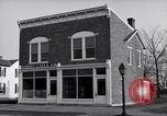 Image Wright Brother's Boutique de cycle Dayton Ohio USA, 1951, de la seconde 28 séquences d'archives historiques vidéo 65675036844