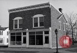 Image Wright Brother's Boutique de cycle Dayton Ohio USA, 1951, de la seconde 29 séquences d'archives historiques vidéo 65675036844