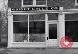 Image Wright Brother's Boutique de cycle Dayton Ohio USA, 1951, de la seconde 37 séquences d'archives historiques vidéo 65675036844
