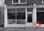Image Wright Brother's Boutique de cycle Dayton Ohio USA, 1951, de la seconde 41 séquences d'archives historiques vidéo 65675036844