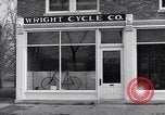 Image Wright Brother's Boutique de cycle Dayton Ohio USA, 1951, de la seconde 44 séquences d'archives historiques vidéo 65675036844