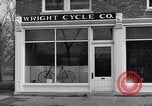 Image Wright Brother's Boutique de cycle Dayton Ohio USA, 1951, de la seconde 47 séquences d'archives historiques vidéo 65675036844