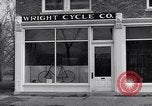 Image Wright Brother's Boutique de cycle Dayton Ohio USA, 1951, de la seconde 48 séquences d'archives historiques vidéo 65675036844