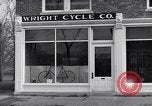 Image Wright Brother's Boutique de cycle Dayton Ohio USA, 1951, de la seconde 49 séquences d'archives historiques vidéo 65675036844