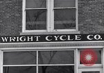 Image Wright Brother's Boutique de cycle Dayton Ohio USA, 1951, de la seconde 58 séquences d'archives historiques vidéo 65675036844