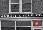 Image Wright Brother's Boutique de cycle Dayton Ohio USA, 1951, de la seconde 62 séquences d'archives historiques vidéo 65675036844