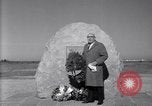 Standbild Wright Brothers Visitor Center Kitty Hawk North Carolina USA, 1960, aus Sekunde 41 historischem Filmmaterial Videoclip 65675036853