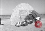 Standbild Wright Brothers Visitor Center Kitty Hawk North Carolina USA, 1960, aus Sekunde 44 historischem Filmmaterial Videoclip 65675036853