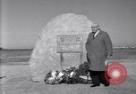 Standbild Wright Brothers Visitor Center Kitty Hawk North Carolina USA, 1960, aus Sekunde 52 historischem Filmmaterial Videoclip 65675036853