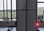 Standbild Wright Brothers National Memorial Kitty Hawk North Carolina USA, 1972, aus Sekunde 24 historischem Filmmaterial Videoclip 65675036857