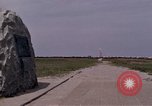 Immagine di Wright Brothers National Memorial Kitty Hawk North Carolina USA, 1972, secondo 45 filmato di repertorio 65675036859