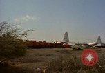 Standbild Luftbrücke der Straßenbau Ausrüstungen Chiloya Peru, 1966, aus Sekunde 5 historischem Filmmaterial Videoclip 65675036905