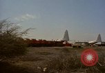 Standbild Luftbrücke der Straßenbau Ausrüstungen Chiloya Peru, 1966, aus Sekunde 7 historischem Filmmaterial Videoclip 65675036905