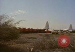 Standbild Luftbrücke der Straßenbau Ausrüstungen Chiloya Peru, 1966, aus Sekunde 10 historischem Filmmaterial Videoclip 65675036905