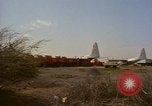 Standbild Luftbrücke der Straßenbau Ausrüstungen Chiloya Peru, 1966, aus Sekunde 13 historischem Filmmaterial Videoclip 65675036905