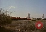 Standbild Luftbrücke der Straßenbau Ausrüstungen Chiloya Peru, 1966, aus Sekunde 14 historischem Filmmaterial Videoclip 65675036905