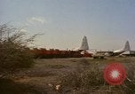 Standbild Luftbrücke der Straßenbau Ausrüstungen Chiloya Peru, 1966, aus Sekunde 20 historischem Filmmaterial Videoclip 65675036905