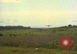 Standbild Luftbrücke der Straßenbau Ausrüstungen Chiloya Peru, 1966, aus Sekunde 35 historischem Filmmaterial Videoclip 65675036905