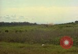 Standbild Luftbrücke der Straßenbau Ausrüstungen Chiloya Peru, 1966, aus Sekunde 41 historischem Filmmaterial Videoclip 65675036905