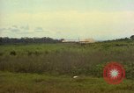 Standbild Luftbrücke der Straßenbau Ausrüstungen Chiloya Peru, 1966, aus Sekunde 42 historischem Filmmaterial Videoclip 65675036905