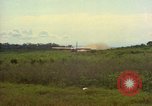 Standbild Luftbrücke der Straßenbau Ausrüstungen Chiloya Peru, 1966, aus Sekunde 44 historischem Filmmaterial Videoclip 65675036905