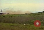 Standbild Luftbrücke der Straßenbau Ausrüstungen Chiloya Peru, 1966, aus Sekunde 49 historischem Filmmaterial Videoclip 65675036905