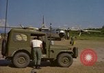 Standbild Luftbrücke der Straßenbau Ausrüstungen Chiloya Peru, 1966, aus Sekunde 17 historischem Filmmaterial Videoclip 65675036906