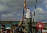 Standbild Luftbrücke der Straßenbau Ausrüstungen Chiloya Peru, 1966, aus Sekunde 8 historischem Filmmaterial Videoclip 65675036907