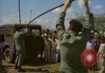 Standbild Luftbrücke der Straßenbau Ausrüstungen Chiloya Peru, 1966, aus Sekunde 31 historischem Filmmaterial Videoclip 65675036907