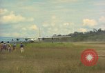 Standbild Luftbrücke der Straßenbau Ausrüstungen Chiloya Peru, 1966, aus Sekunde 17 historischem Filmmaterial Videoclip 65675036909