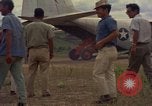 Standbild Luftbrücke der Straßenbau Ausrüstungen Chiloya Peru, 1966, aus Sekunde 32 historischem Filmmaterial Videoclip 65675036909