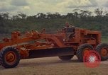Standbild Luftbrücke der Straßenbau Ausrüstungen Chiloya Peru, 1966, aus Sekunde 40 historischem Filmmaterial Videoclip 65675036909