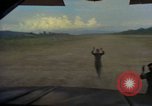 Immagine di Un ponte aereo di strada in costruzione attrezzature Chiloya Perù, 1966, secondo 5 filmato di repertorio 65675036910