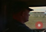 Immagine di Un ponte aereo di strada in costruzione attrezzature Chiloya Perù, 1966, secondo 21 filmato di repertorio 65675036910