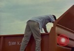 Immagine di Un ponte aereo di strada in costruzione attrezzature Chiloya Perù, 1966, secondo 44 filmato di repertorio 65675036910