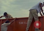 Immagine di Un ponte aereo di strada in costruzione attrezzature Chiloya Perù, 1966, secondo 45 filmato di repertorio 65675036910