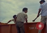 Immagine di Un ponte aereo di strada in costruzione attrezzature Chiloya Perù, 1966, secondo 47 filmato di repertorio 65675036910
